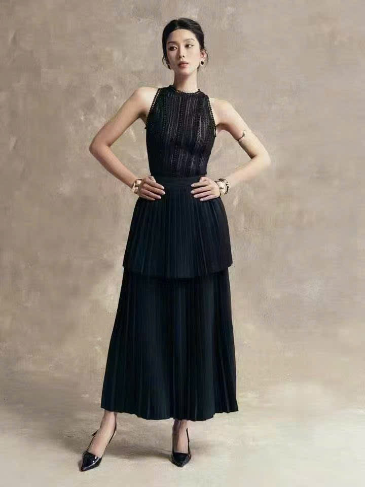 Sét Zim áo sát nách chân váy Màu Đen 6371