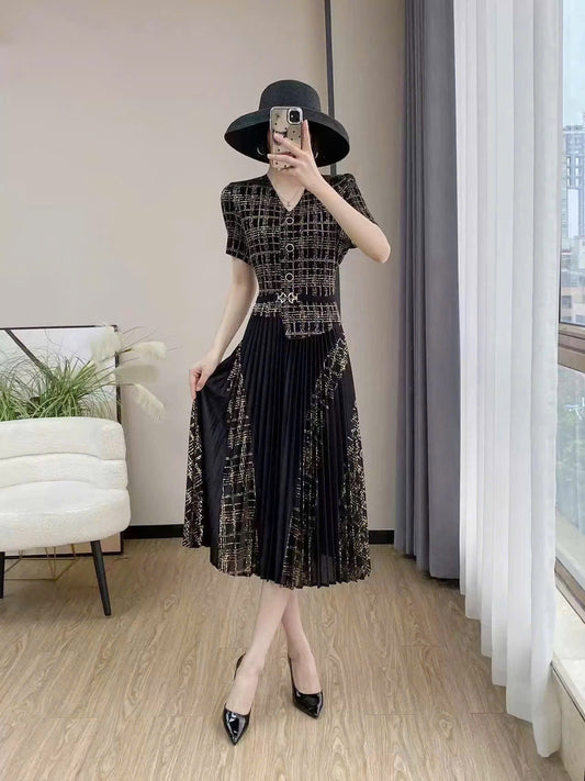 Đầm thun nhún tay ngắn ánh kim tôn dáng màu đen 6012