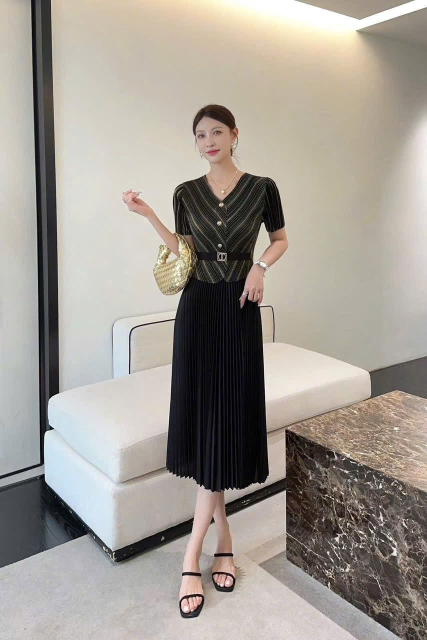 Đầm thun nhún hoạ tiết sọc màu Đen 6021