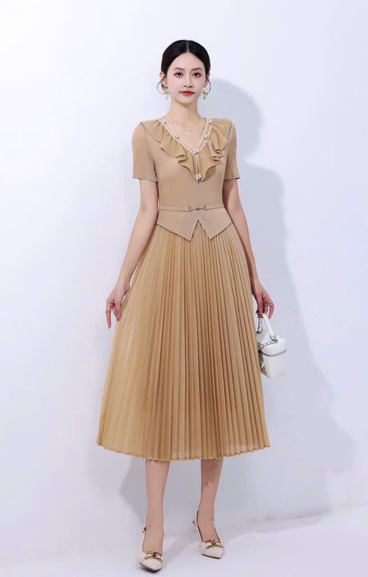 Đầm thun nhún bèo cổ đính ngọc trai màu Vàng 6025