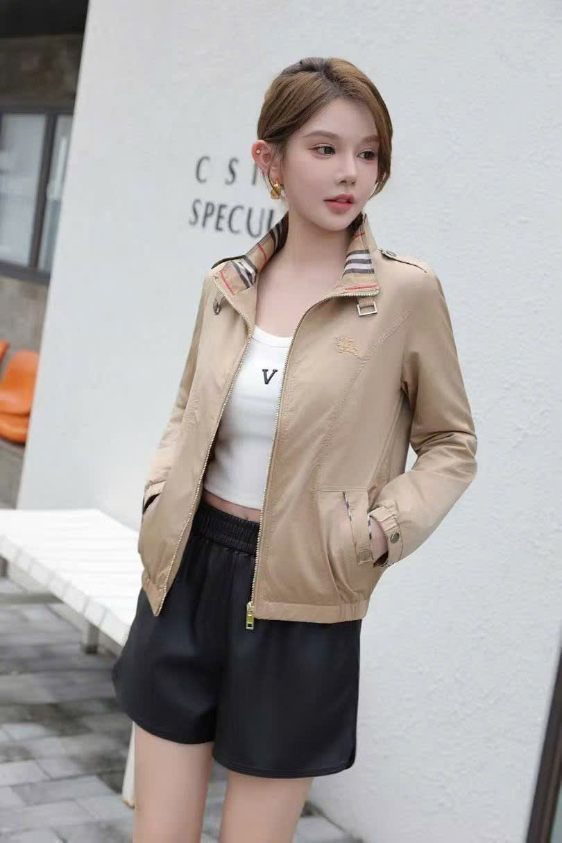 Áo BB khoác trơn logo ngực cổ đứng Màu Nude 7383