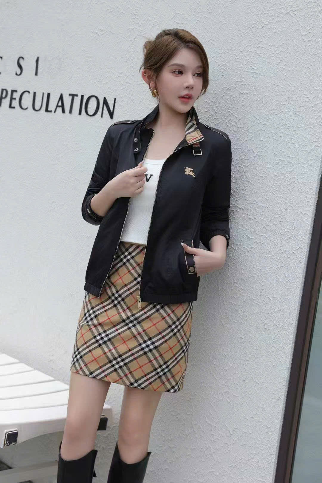 Áo BB khoác trơn logo ngực cổ đứng Màu Nude 7383