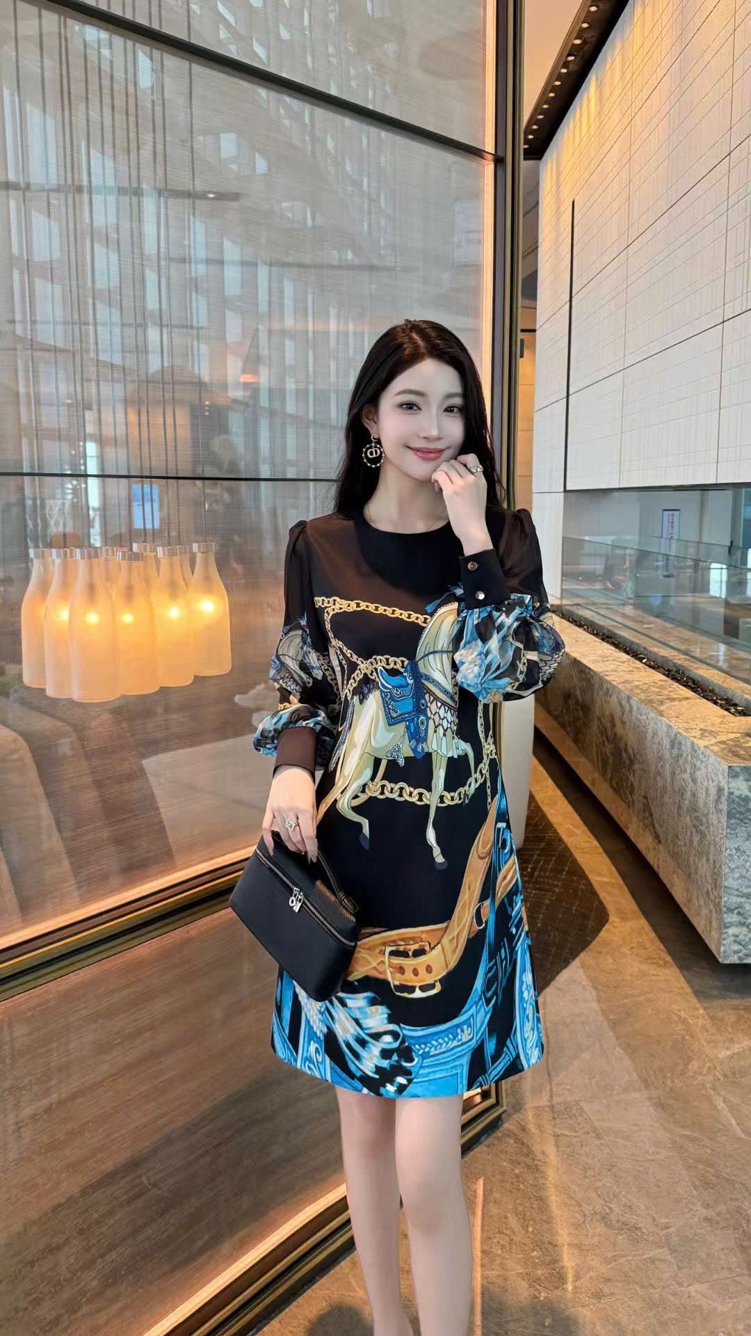 Đầm suông lụa tay dài hoạ tiết ngực lớn 7357