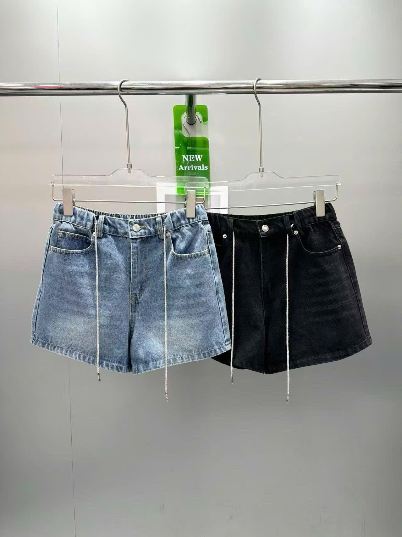 Quần sọt WA jean gắn belt đính đá MÀU XANH 8613