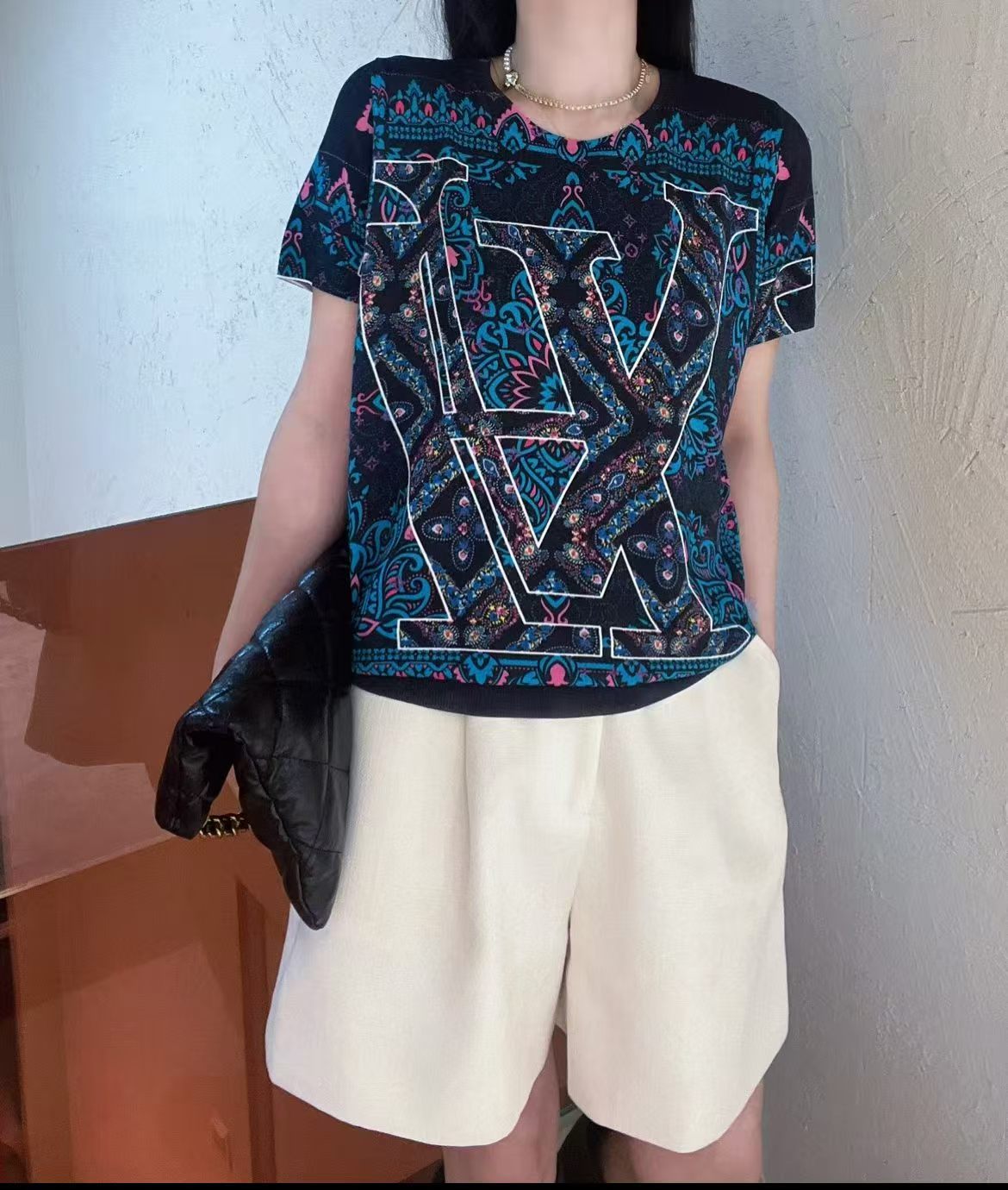 Áo Montoghi Lv chữ xanh 8758
