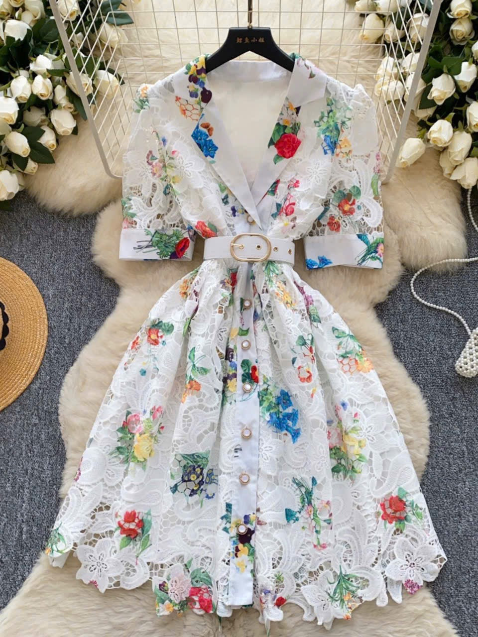 Đầm ren hoa nhiều màu cổ vest kèm belt 6030