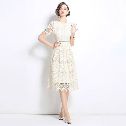 Đầm ren kem hoa hai lớp siêu đẹp 6032