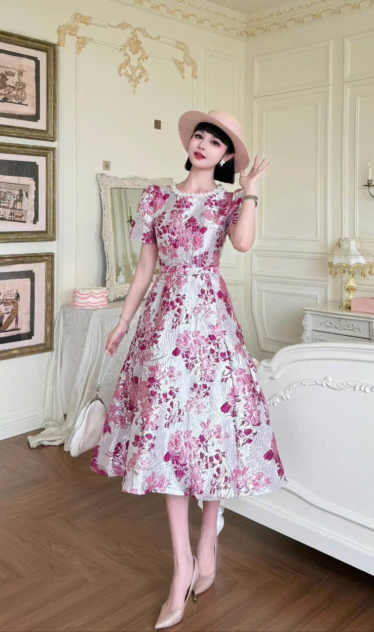 Đầm gấm hoa tím tiểu thư cổ ngọc kèm belt 6035