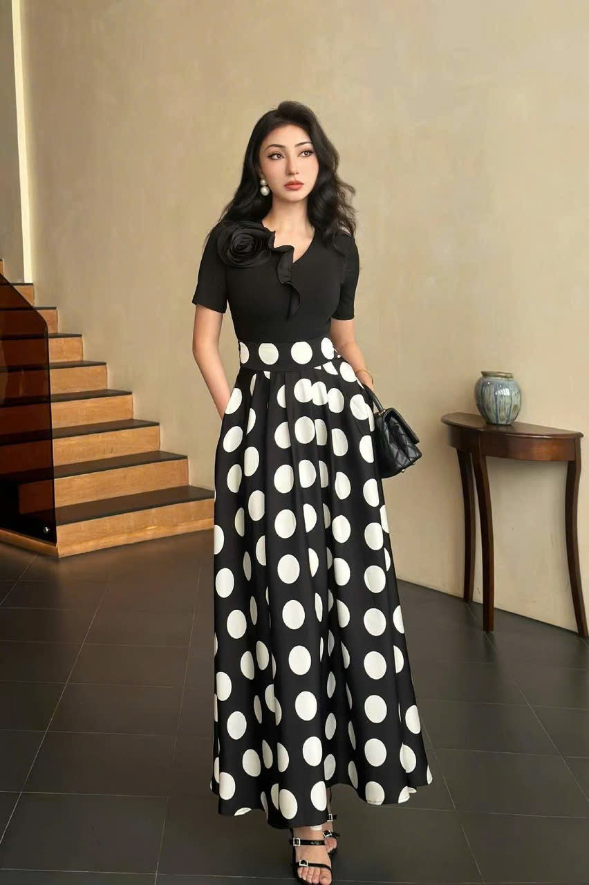 Sét đen hoa vai tà chấm bi lớn có túi 6037