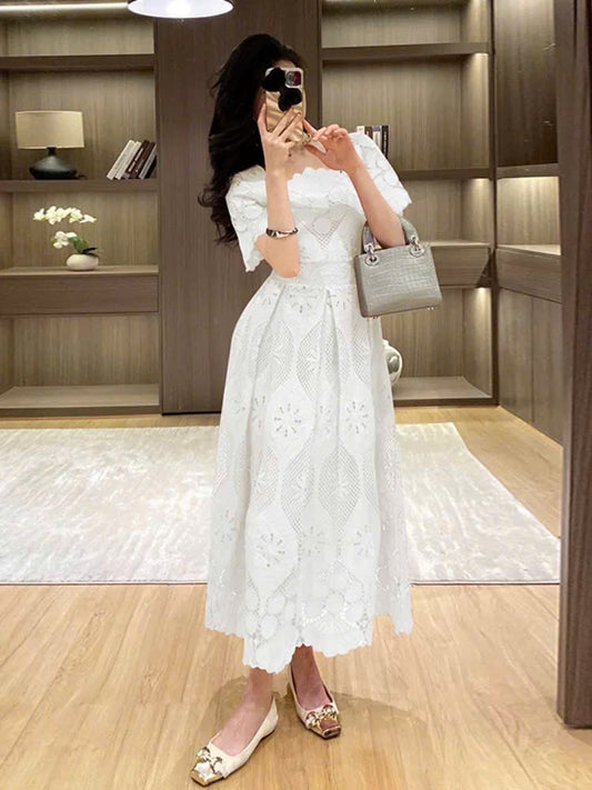 Đầm ren cổ vuông siêu đẹp MÀU KEM 6041