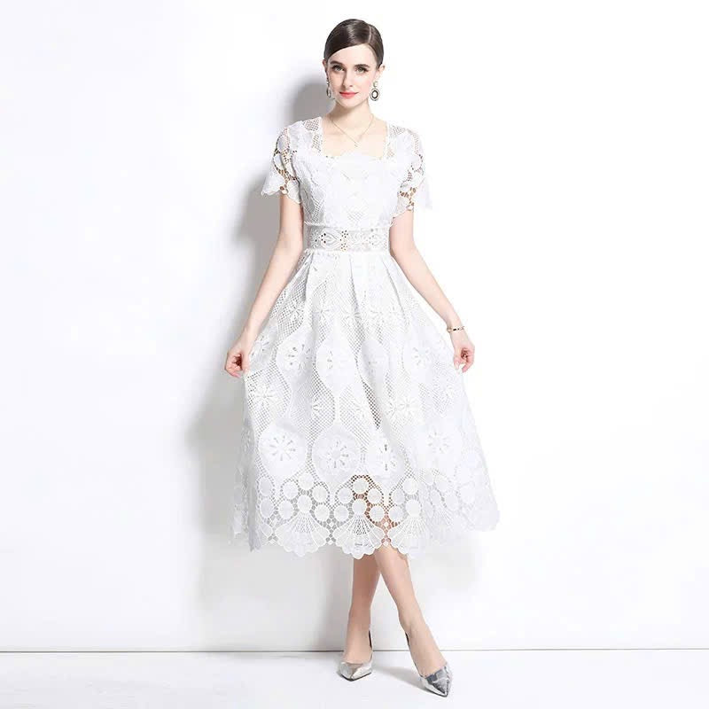 Đầm ren cổ vuông siêu đẹp MÀU KEM 6041