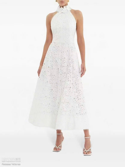 Đầm ren dài cổ yếm hoa màu trắng 6050