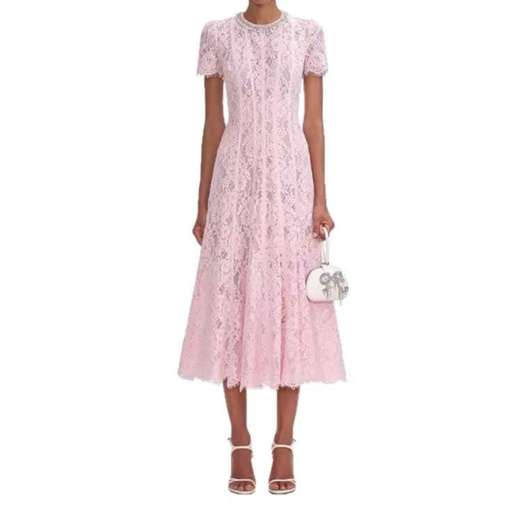 Đầm ren tà xếp ly cổ đính ngọc màu hồng 6051