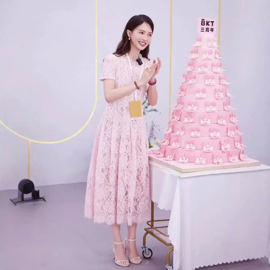 Đầm ren tà xếp ly cổ đính ngọc màu hồng 6051