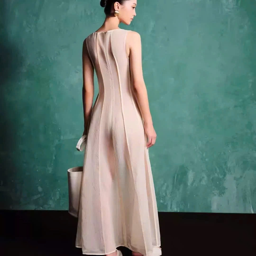 Đầm thiết kế sát nách form dài màu kem 6069