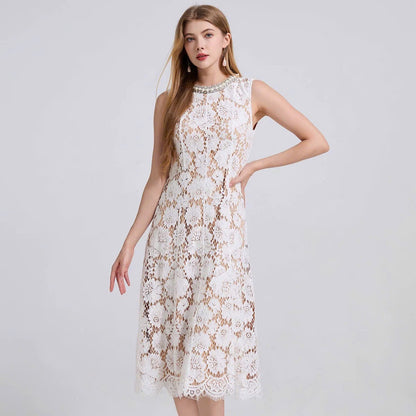 Đầm ren sát nách cổ đính hạt form lửng màu trắng 6077