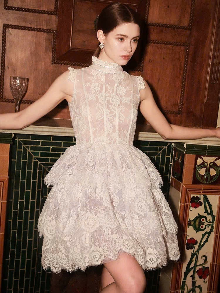 Đầm ren cổ đính đá sát nách xoè 3 tầng 6080