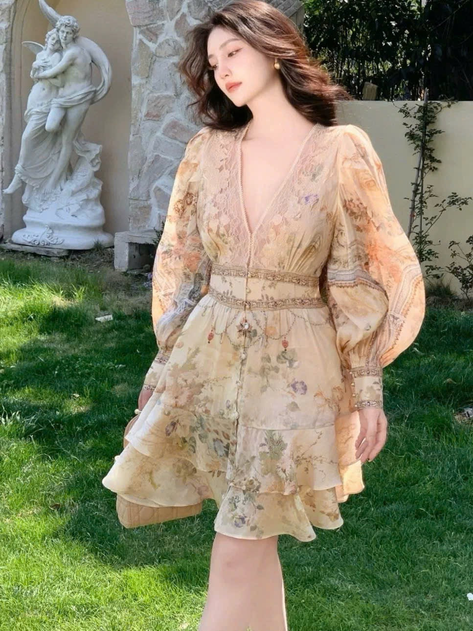 Đầm ngắn tiểu thư tay dài vàng siêu đẹp 6082