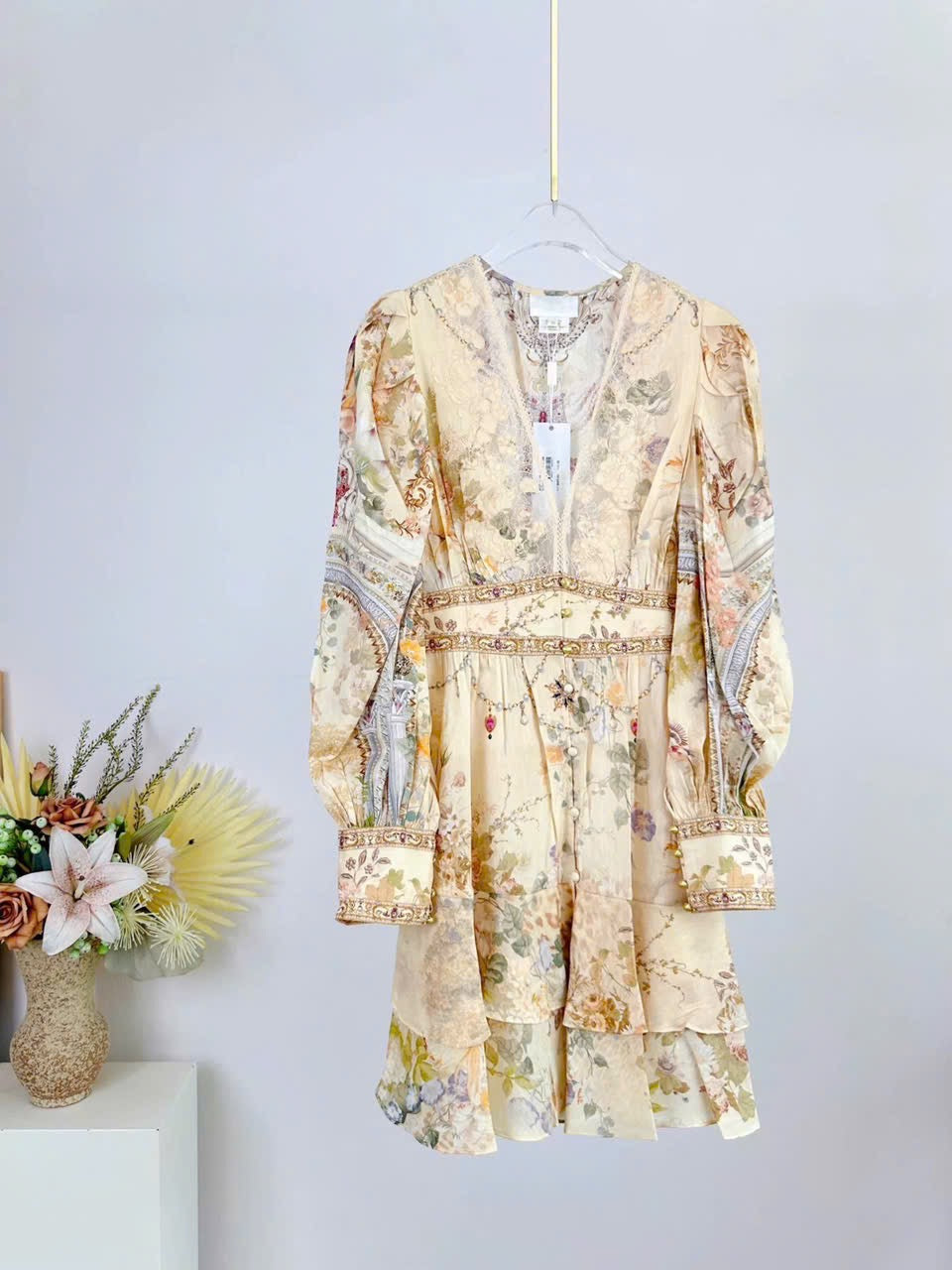 Đầm ngắn tiểu thư tay dài vàng siêu đẹp 6082