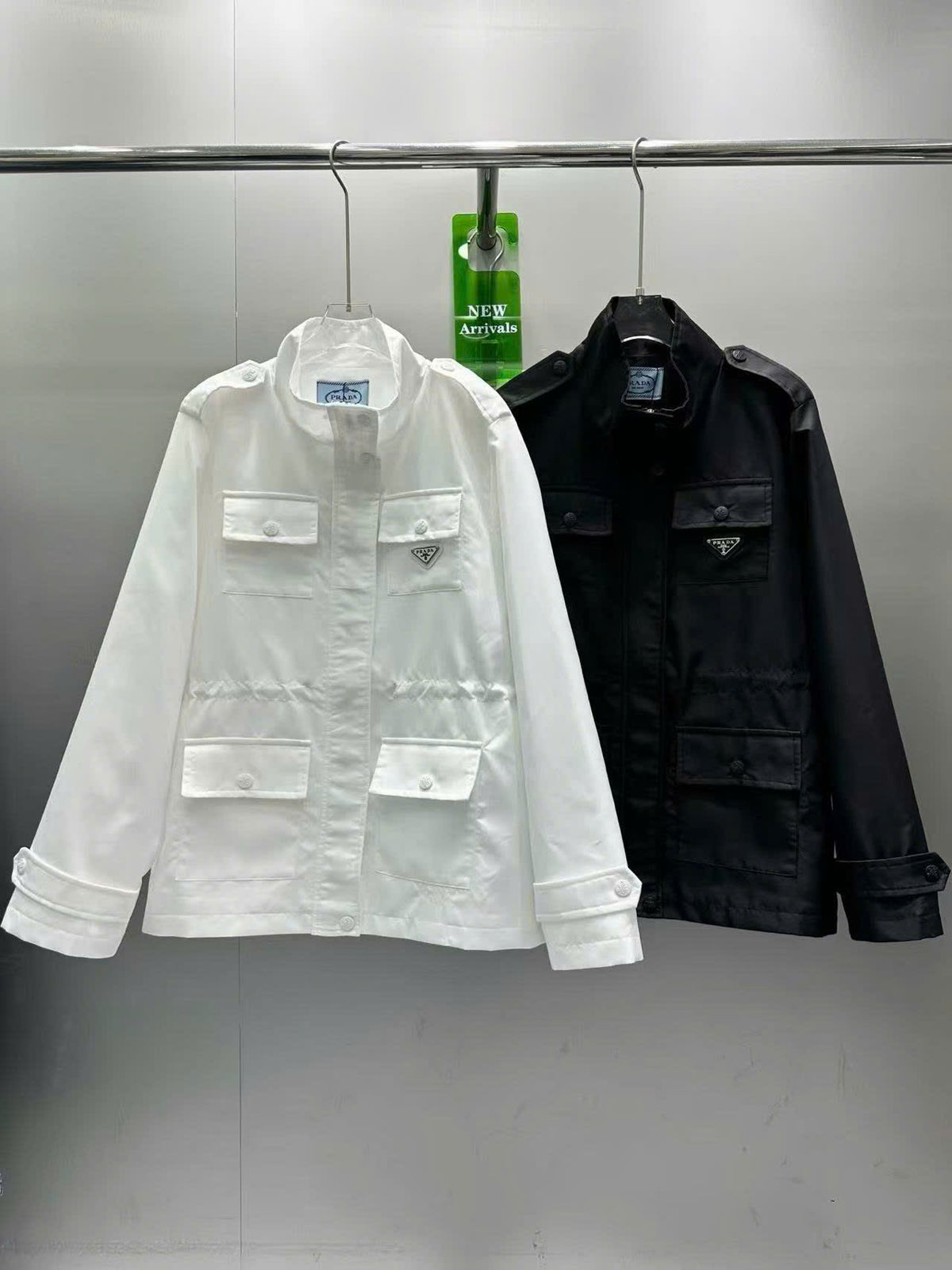 Áo khoác PRA cổ cao 4 túi Màu Trắng 9662