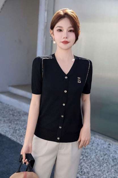 Áo Bb cổ tim cài nút viền nâu nhỏ 19200 vải len mềm đẹp Màu Đỏ 9203