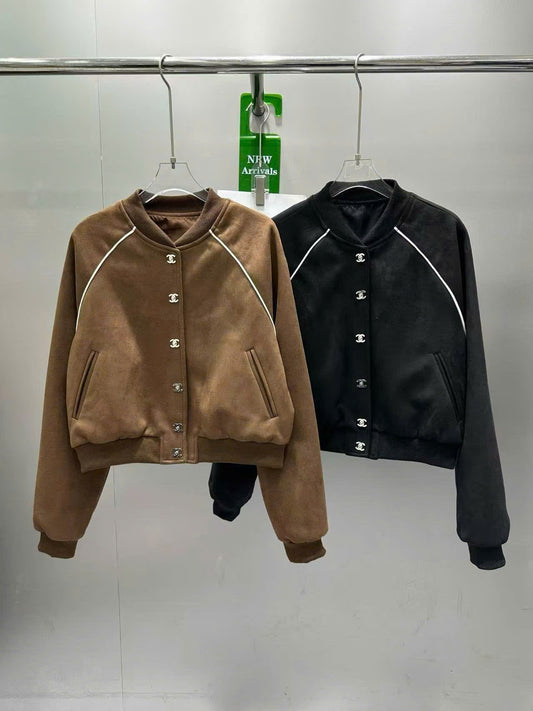 Áo khoác CC bomber da lộn nút khóa CC Màu Nâu 9664