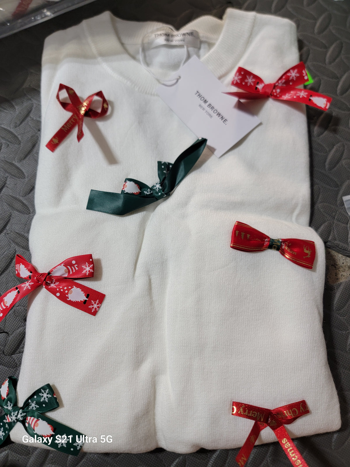 Áo len Thom dài tay đính nơ Christmas Màu Trắng 9525